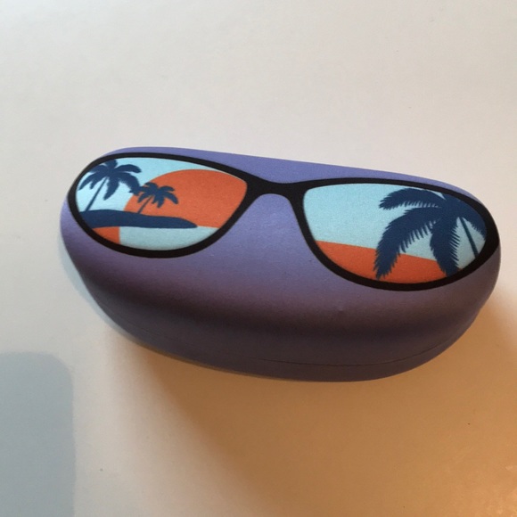 Brand new sunglass case 🕶 - Picture 2 of 4